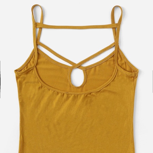 ☀️HOT FOR SUMMER☀️ Criss-cross Fitted Cropped Cami - Picture 2 of 6